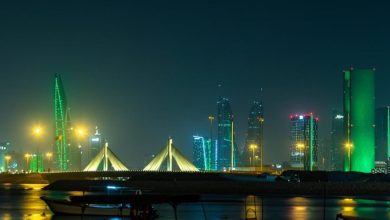 صورة البحرين تزدان باللون الأخضر احتفاءً باليوم الوطني الـ 95