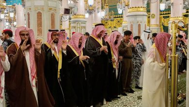 صورة صلاة الغائب على المفتي العام للمملكة بالمسجد الحرام والمسجد النبوي