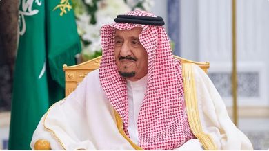 صورة خادم الحرمين يوجّه بإقامة صلاة الغائب على سماحة المفتي العام في جميع مساجد المملكة
