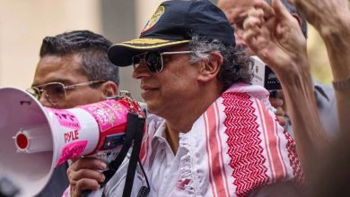صورة بسبب مشاركته في وقفة مؤيدة للفلسطينيين.. الولايات المتحدة تلغي تأشيرة الرئيس الكولومبي