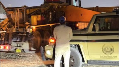 صورة ضبط نيبالي لتلويثه البيئة بتفريغ مواد خرسانية في المنطقة الشرقية