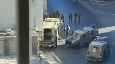 صورة الاحتلال يقتحم رام الله وينفذ حملة اعتقالات ويكسر نصبًا تذكاريًا