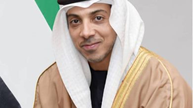 صورة منصور بن زايد يصل إلى البحرين للمشاركة في أعمال القمة الخليجية الـ46