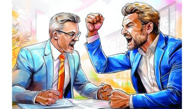 صورة «سبّ واعتداء واتهامات بالاختلاس».. علاقة مسمومة بين موظف ومديره
