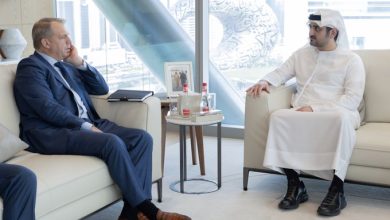 صورة مكتوم بن محمد يلتقي رئيس مجلس الإدارة والرئيس التنفيذي لشركة “إلدريدج إندستريز”
