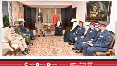 صورة وزير الداخلية يستقبل رئيس هيئة الأركان المشتركة للقوات المسلحة بجمهورية باكستان الإسلامية