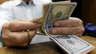 صورة بنوك الأهلي ومصر وCIB  تقود الدولار للتراجع خلال منتصف تعاملات اليوم