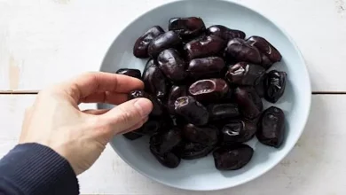 صورة هذا ما يحدث لجسمك عند تناول “البلح” المجفف