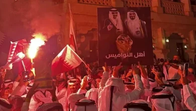صورة جماهير قطر والإمارات يشعلان الأجواء قبل المباراة الحاسمة لمونديال 2026