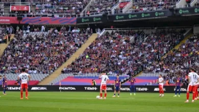 صورة لماذا يقف لاعبو الدوري الإسباني احتجاجًا قبل كل مباراة؟