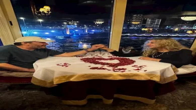 صورة “قلب ورومانسية”.. علي الحجار يغازل زوجته بهذه الطريقة