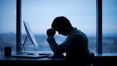 صورة “الإرهاق الرقمي”.. كيف يستهلكنا التنقل بين التطبيقات والمنصات دون أن ن