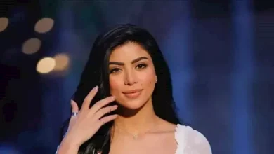صورة الأبيض يليق بها.. كيف نسقت كارولين عزمي إطلالتها؟