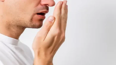 صورة رائحة الفم الكريهة.. إليك السبب