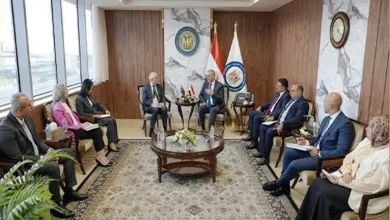 صورة وزير البترول يبحث مع السفير الأسترالي التعاون الاستثماري في التعدين وا