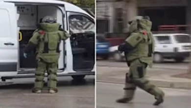 صورة مشهد صادم داخل حديقة أطفال.. جثة شاب تتدلى من أرجوحة