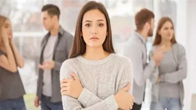 صورة احذر الصديق الزائف.. 7 تصرفات تكشف نواياه تجاهك