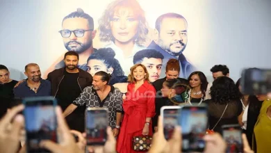 صورة بالصور- منة شلبي بفستان أحمر ومايان السيد جريئة.. العرض الخاص لفيلم “ه