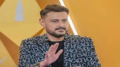 صورة رامز جلال ينشر صورة خلال متابعته مباراة تشيلسي وبرشلونة من المدرجات