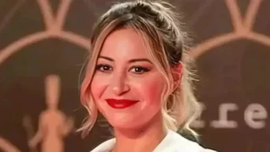 صورة “فستان أبرز قوامها”.. ناقد موضة يعلق على إطلالة منة شلبي في الجونة