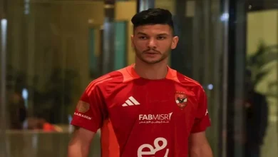 صورة والد أشرف داري يحسم مستقبله مع الأهلي