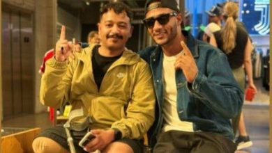 صورة محمد رمضان يهدي شاباً سعودياً من ذوي الهمم دعوة لحضور حفله في نيويورك  أخبار السعودية