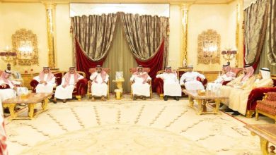 صورة نواف وتركي وسلطان بن عبد العزيز يستقبلون المواسين في وفاة فقيدتهم  أخبار السعودية