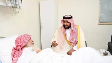 صورة أمير جازان ونائبه يطمئنان على صحة الشيخ العامري  أخبار السعودية