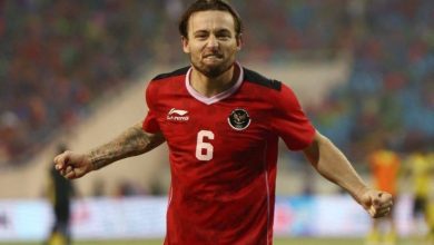 صورة كلوك.. مترجم ولاعب.. معاناة يعيشها لاعب خط وسط إندونيسيا  أخبار السعودية