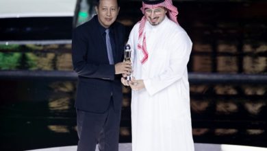 صورة أنصفته آسيا.. المسحل يتسلم جائزة أفضل اتحاد وطني  أخبار السعودية