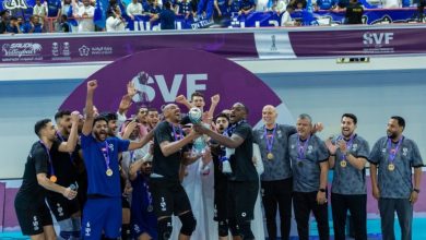 صورة عقب فوزه على الأهلي.. الهلال يتوج بـ«كأس اتحاد الطائرة»  أخبار السعودية