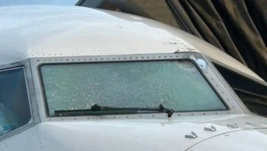 صورة حطام فضائي يصيب طائرة وزير الحرب الأمريكي  أخبار السعودية