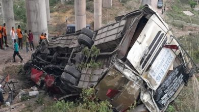 صورة الهند: مصرع 8 وإصابة 28 آخرين سقطت حافلتهم في وادٍ بعمق 60 متراً  أخبار السعودية