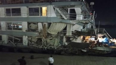 صورة انهيار كوبري بعد اصطدام باخرة سياحية في أسوان  أخبار السعودية