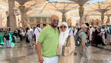 صورة حاتم صلاح يبدأ حياته الزوجية بزيارة السعودية مع زوجته  أخبار السعودية