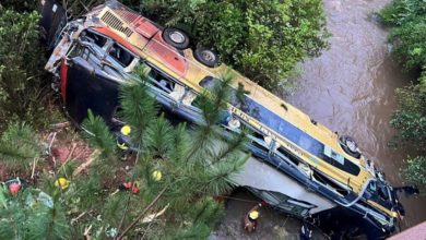 صورة «Final Destination».. مصرع 9 وإصابة 29 سقطت حافلتهم من جسر في الأرجنتين  أخبار السعودية