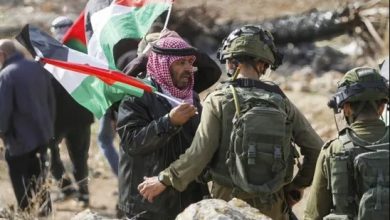 صورة صحيفة بريطانية: هدوء غزة يُشعل النار بالضفة الغربية