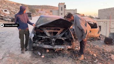 صورة ارهاب المستوطنين في رام الله: إحراق مركبات في المغير ودير دبوان تحت حماية الجيش الاسرائيلي