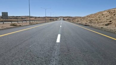 صورة | الدوريات الخارجية: إغلاق كلي لـ “الطريق الصحراوي” بمنطقة راس النقب الساعة 11 صباحا اليوم الأربعاء