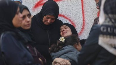 صورة | أف ب: الاحتلال يعيد جثامين 30 فلسطينيا إلى غزة عبر مجمع ناصر الطبي