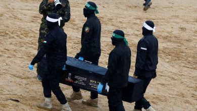 صورة مفاوض إسرائيلي سابق: نيران الجيش الإسرائيلي قتلت معظم الأسرى الإسرائيليين في جباليا بسبب “ثغرات استخبارية”