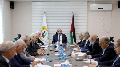 صورة اللجنة التنفيذية لمنظمة التحرير تناقش اتفاق شرم الشيخ لوقف الحرب