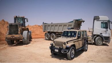 صورة ضبط مخالفين من الجنسية السودانية لاستغلالهما الرواسب بمحافظة الوجه