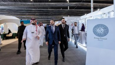 صورة وزير الثقافة السوري يتفقد الأجنحة المشاركة في معرض الرياض الدولي للكتاب 2025