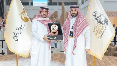 صورة الإنتاج المحلي تنتزع الصدارة في شوط (الحر) بسباق الملواح ضمن معرض الصقور والصيد السعودي الدولي 2025