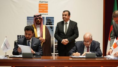 صورة المملكة والجزائر توقّعان عقدًا لاستكشاف واستغلال المحروقات