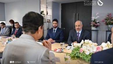 صورة مساعد وزير الصناعة يبحث تعزيز التعاون مع مجموعة Meinhardt في سنغافورة