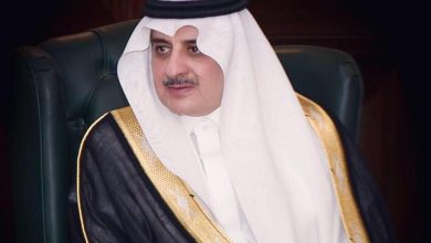 صورة أمير تبوك ‎يهنئ سماحة الشيخ الدكتور صالح الفوزان بمناسبة تعيينه مفتياً عاماً للمملكة