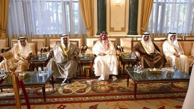 صورة الأمير تركي بن محمد ينقل تعازي القيادة في وفاة الشيخ علي عبدالله الأحمد الجابر الصباح