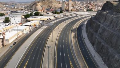 صورة مشروعات الطرق في مكة المكرمة تُحدث تحولًا ملموسًا في كفاءة الحركة وسلامة التنقل